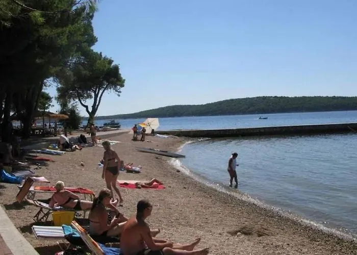 Appartamento With Parking Space Banjol, Rab - 24672 Rab Town