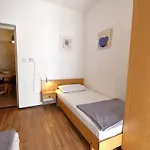 Apartamento With Parking Space Banjol, Rab - 24672 Rab Town