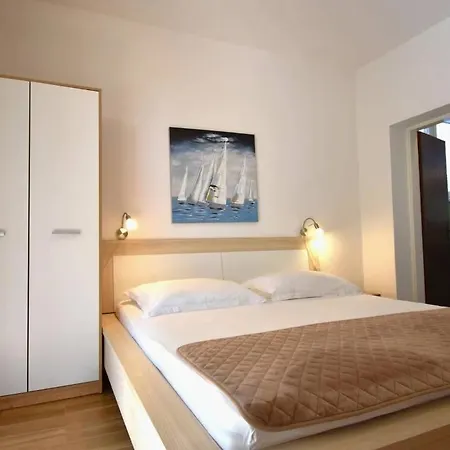 With Parking Space Banjol, Rab - 24672 Apartment